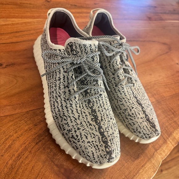 YEEZY BOOST 350 "Turtle Dove 2022" size 10 - Picture 1 of 4